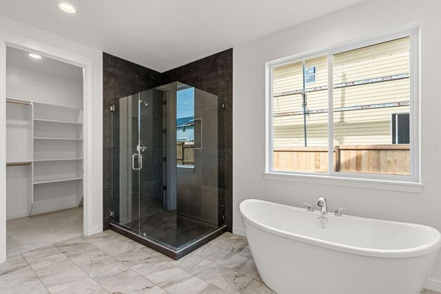 1159 Pumpkin Ridge Drive 323, Eagle Point, OR 97524