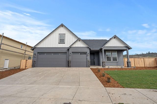 1159 Pumpkin Ridge Drive 323, Eagle Point, OR 97524