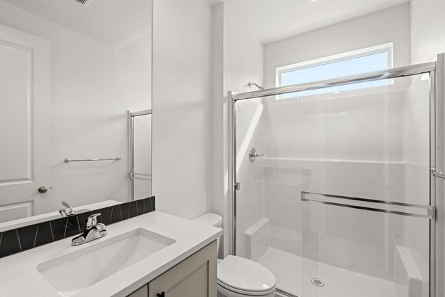 1159 Pumpkin Ridge Drive 323, Eagle Point, OR 97524