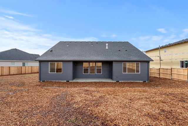 1159 Pumpkin Ridge Drive 323, Eagle Point, OR 97524