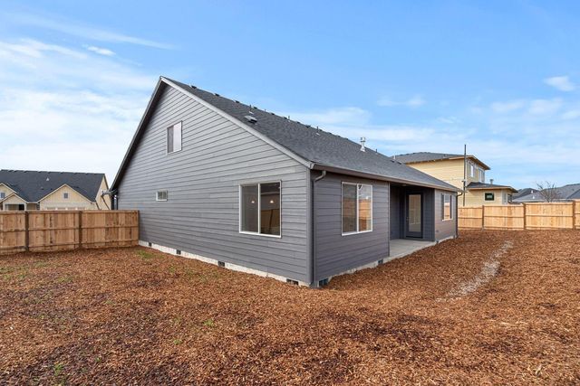 1159 Pumpkin Ridge Drive 323, Eagle Point, OR 97524