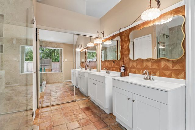 26 Cedar Chase Place, The Woodlands, TX 77381