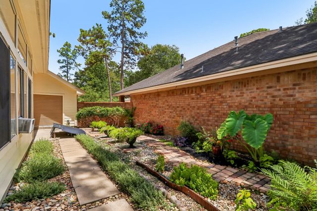 26 Cedar Chase Place, The Woodlands, TX 77381