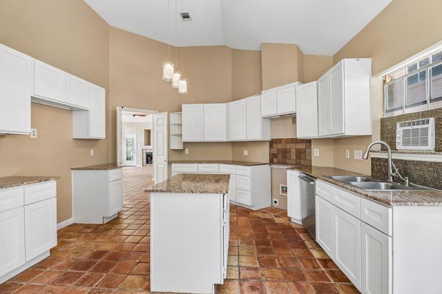 26 Cedar Chase Place, The Woodlands, TX 77381