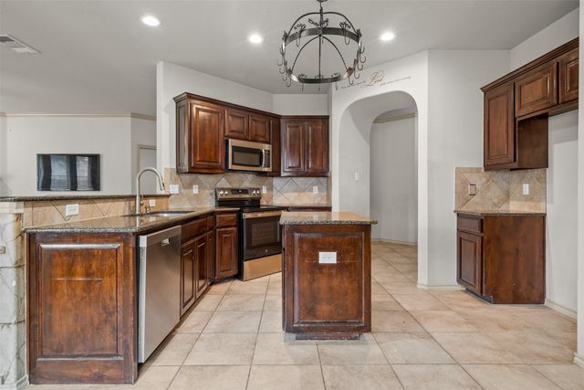 3200 Stonecrop Trail, Denton, TX 76226