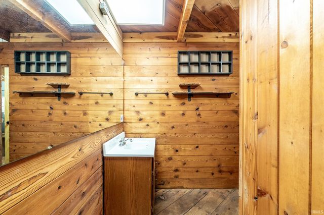 W17 377 EMS Lane, North Webster, IN 46555