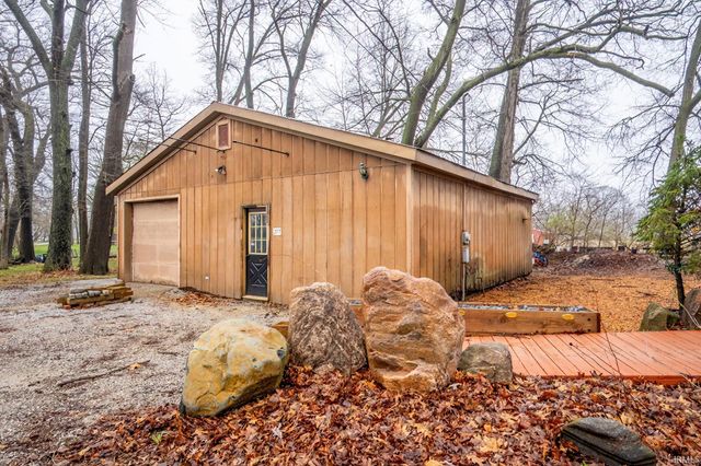 W17 377 EMS Lane, North Webster, IN 46555