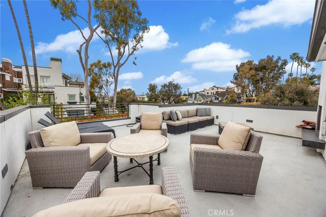2801 Bayside Drive, Corona Del Mar, CA 92625