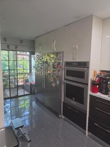 1443 Amanda St, Hollywood, FL 33020