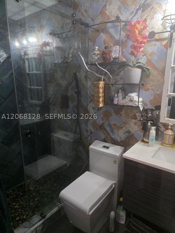 1443 Amanda St, Hollywood, FL 33020