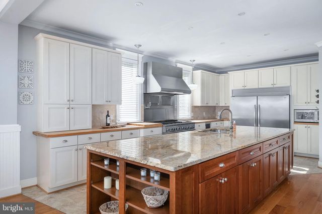 614 CORNWALLIS AVE, Locust Grove, VA 22508