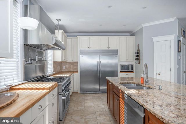 614 CORNWALLIS AVE, Locust Grove, VA 22508