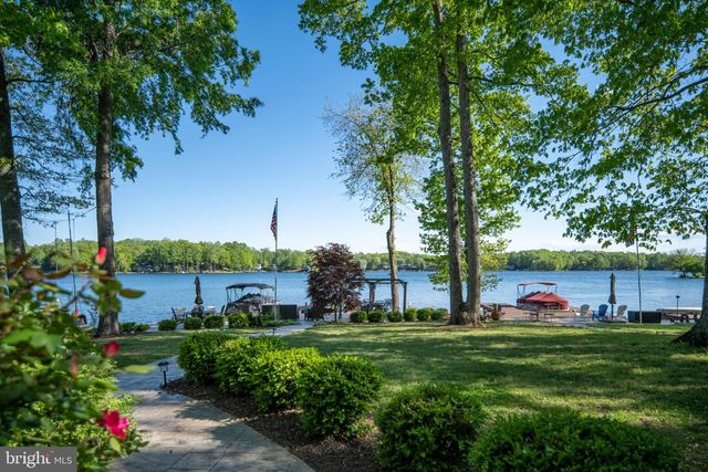 614 CORNWALLIS AVE, Locust Grove, VA 22508