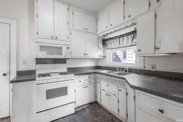 1110 Princeton Street, Elkhart, IN 46516