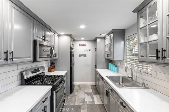 1111 Mountain View, Colton, CA 92324