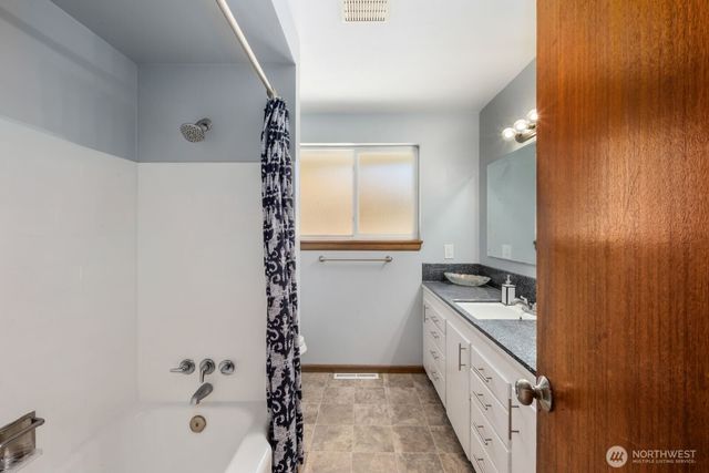 8415 Mt Tacoma Drive SW, Lakewood, WA 98498