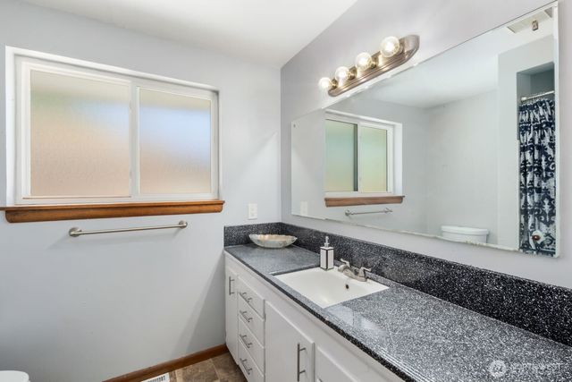 8415 Mt Tacoma Drive SW, Lakewood, WA 98498