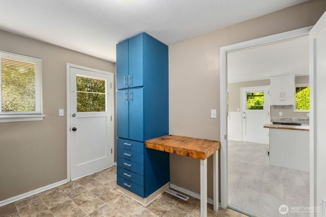 8415 Mt Tacoma Drive SW, Lakewood, WA 98498