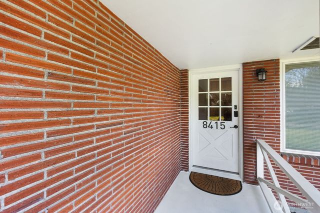 8415 Mt Tacoma Drive SW, Lakewood, WA 98498