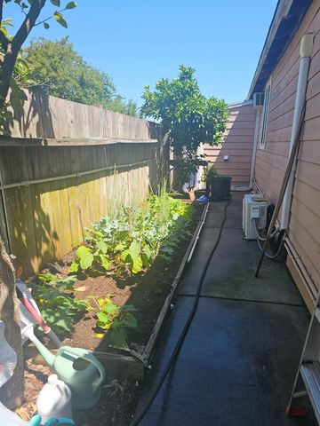 1624 Sacramento Ave, West Sacramento, CA 95605