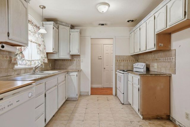 3328 Marlene Dr, Sacramento, CA 95821