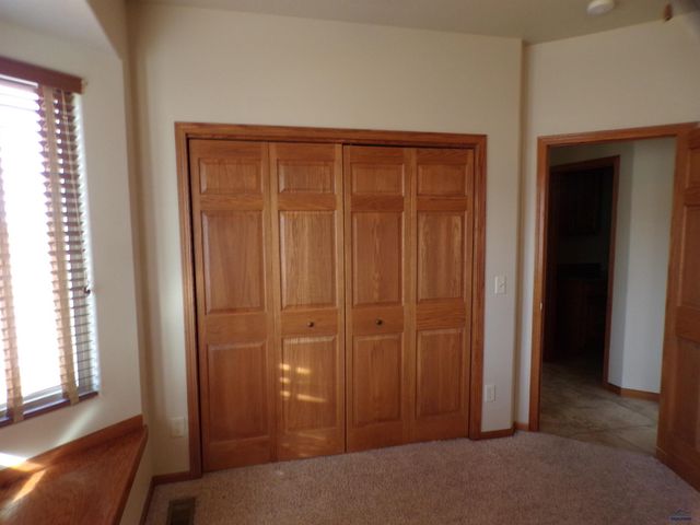 229 ENCHANTMENT RD, Rapid City, SD 57701