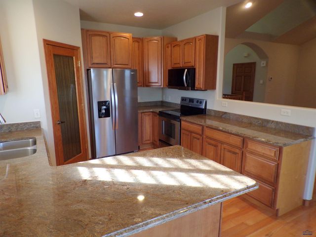 229 ENCHANTMENT RD, Rapid City, SD 57701