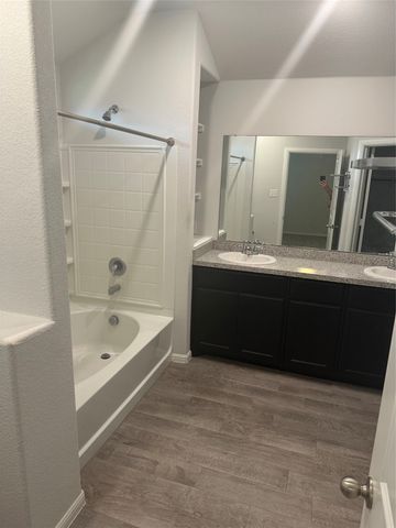 6200 Blacksmith Avenue, Fort Worth, TX 76179