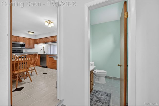 7061 London Court, Canton Charter Township, MI 48187