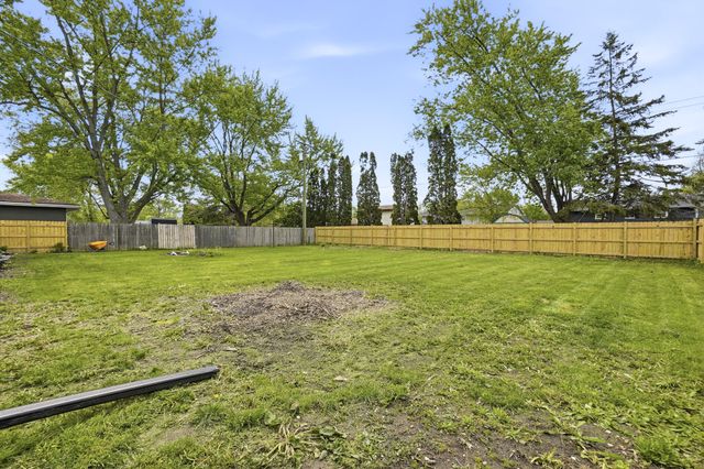 2607 W 60th Drive W, Merrillville, IN 46410