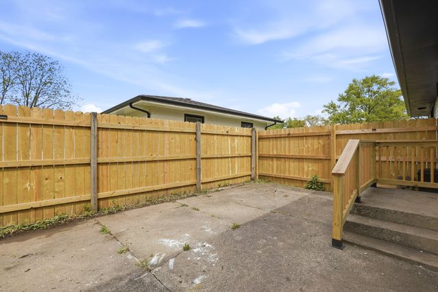 2607 W 60th Drive W, Merrillville, IN 46410
