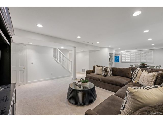 1300 Green Oaks Dr, Greenwood Village, CO 80121