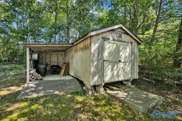 945 County Road 1219, Falkville, AL 35622