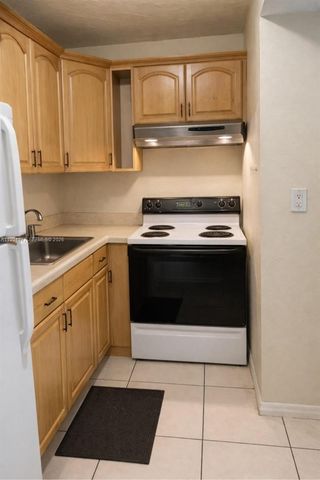 1090 NE 129th St 205, North Miami, FL 33161