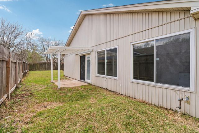 14067 Towneway Drive, Sugar Land, TX 77498