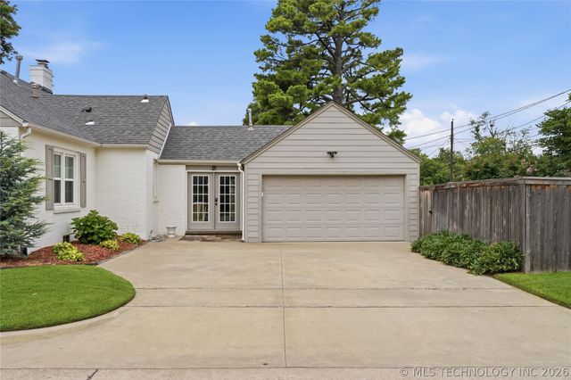 2445 E 18th Street, Tulsa, OK 74104