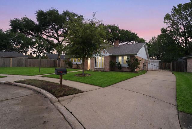 9718 Rathbone Drive, Houston, TX 77031