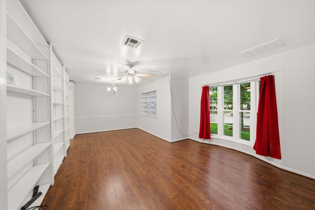 9718 Rathbone Drive, Houston, TX 77031