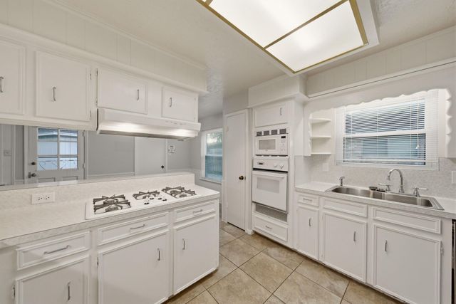 9718 Rathbone Drive, Houston, TX 77031