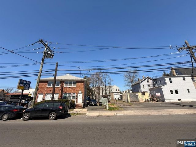 810 18th Avenue, Irvington, NJ 07111