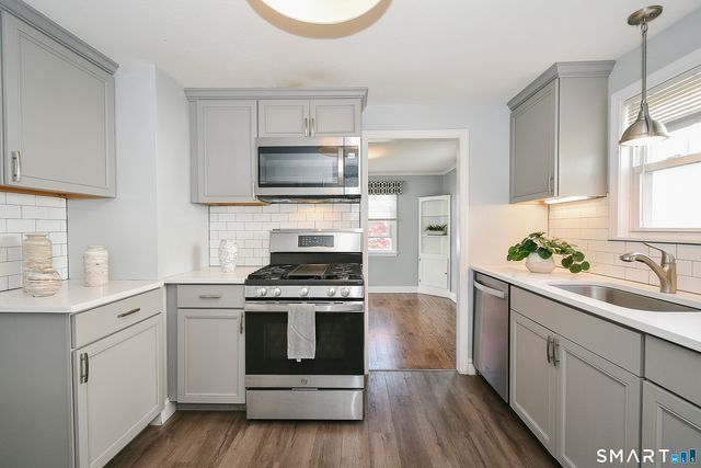 35 Sequin Street, Hartford, CT 06106
