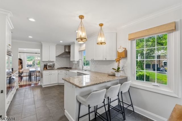 25 Fells Manor Rd, Caldwell Boro Twp., NJ 07006