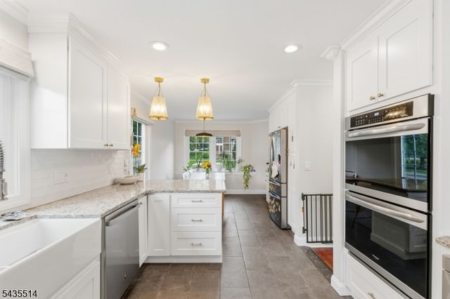 25 Fells Manor Rd, Caldwell Boro Twp., NJ 07006