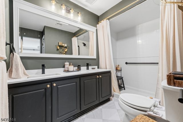25 Fells Manor Rd, Caldwell Boro Twp., NJ 07006
