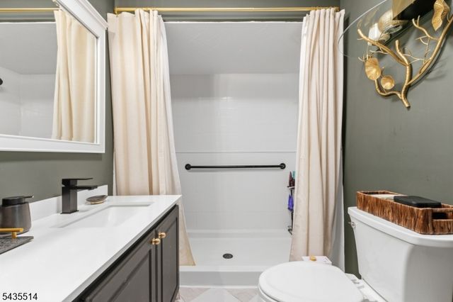 25 Fells Manor Rd, Caldwell Boro Twp., NJ 07006