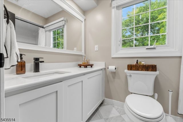 25 Fells Manor Rd, Caldwell Boro Twp., NJ 07006