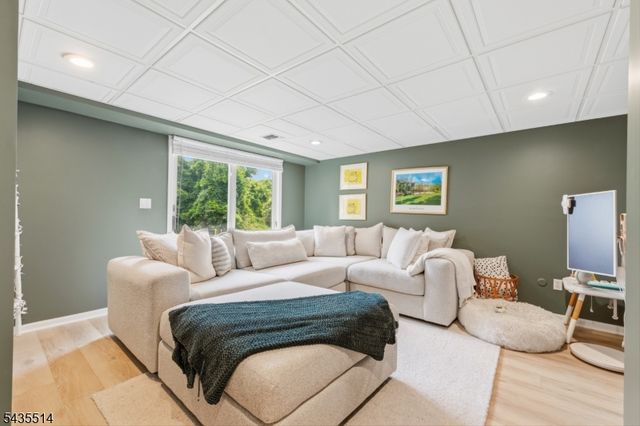 25 Fells Manor Rd, Caldwell Boro Twp., NJ 07006