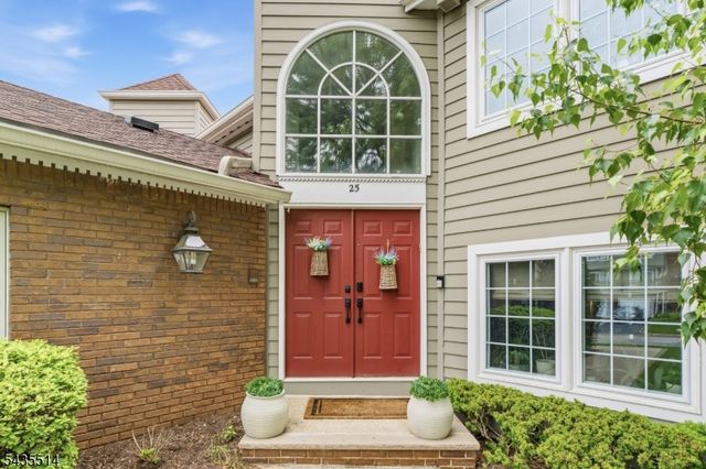 25 Fells Manor Rd, Caldwell Boro Twp., NJ 07006