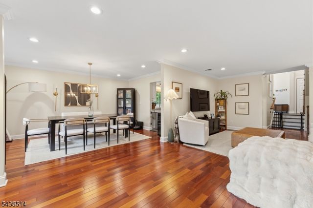 25 Fells Manor Rd, Caldwell Boro Twp., NJ 07006