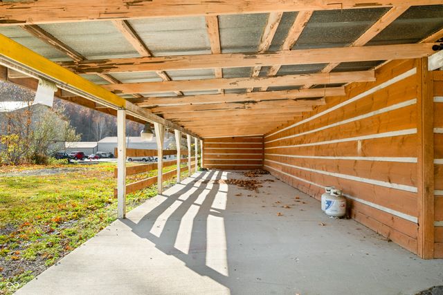 4883 State Road 46 E, Nashville, IN 47448